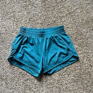 Athleta Mesh Racer Run 4in shorts